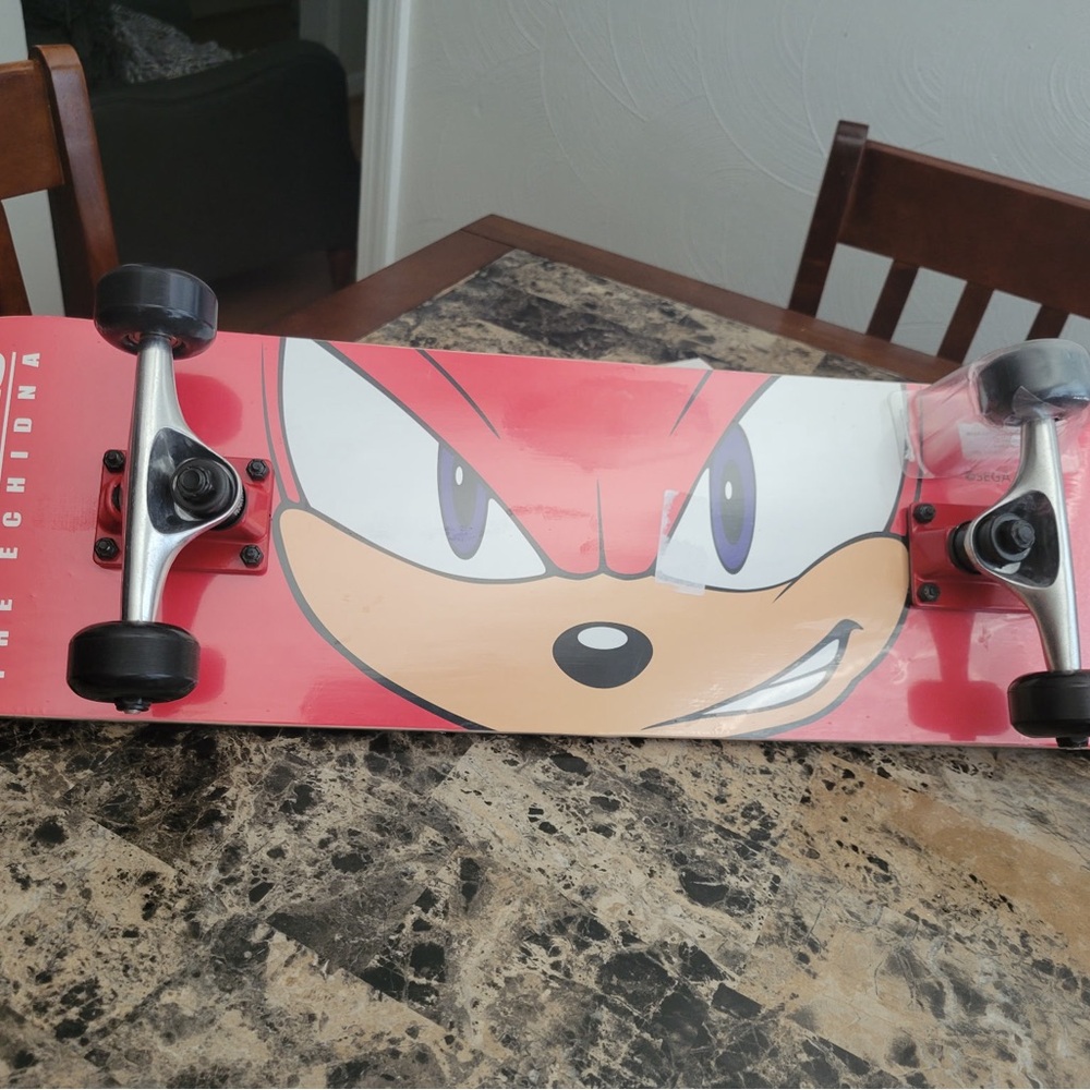 Sonic the Hedgehog with Knuckles Skateboard